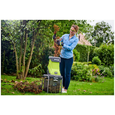 Poussoir de sécurité inclus pour broyeur Ryobi RSH2545B